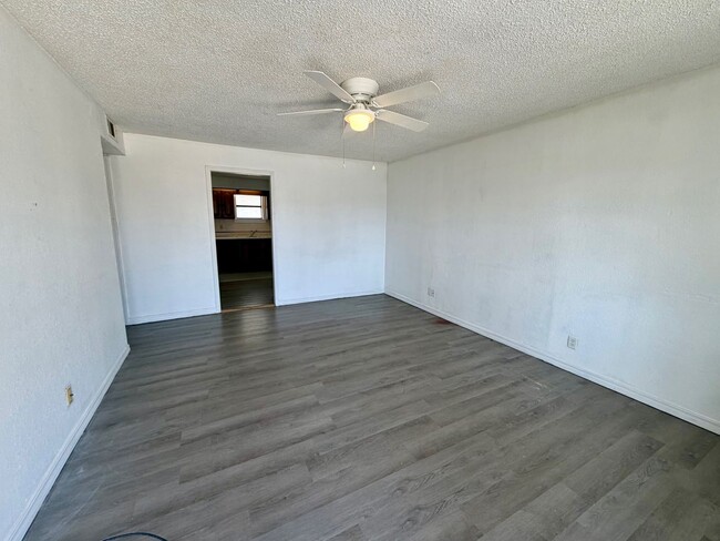 Building Photo - 1904 N Oklahoma Ave