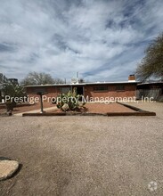 Building Photo - 825 E Copper St