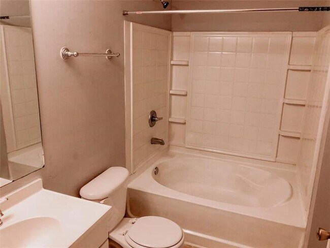 Building Photo - 16302 Waldrop Cove