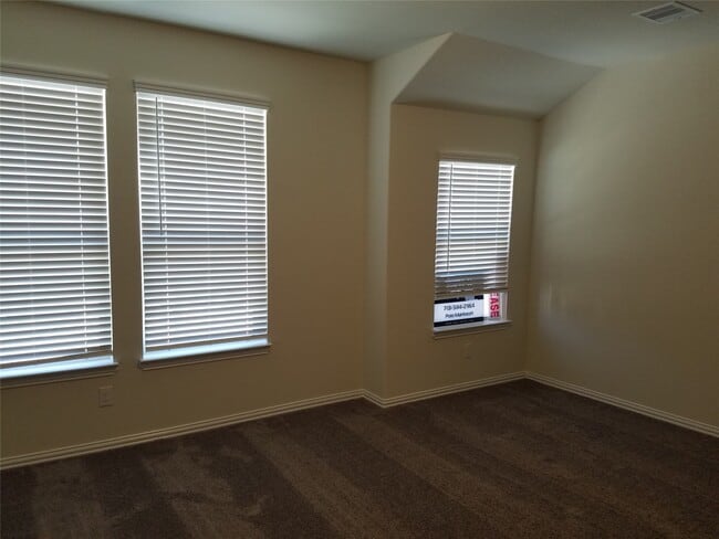 Building Photo - 218 Moon Dance Ct