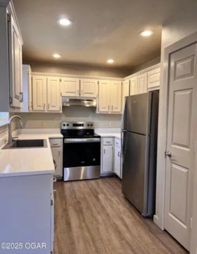 Foto del edificio - 507 W Briarbrook Ln