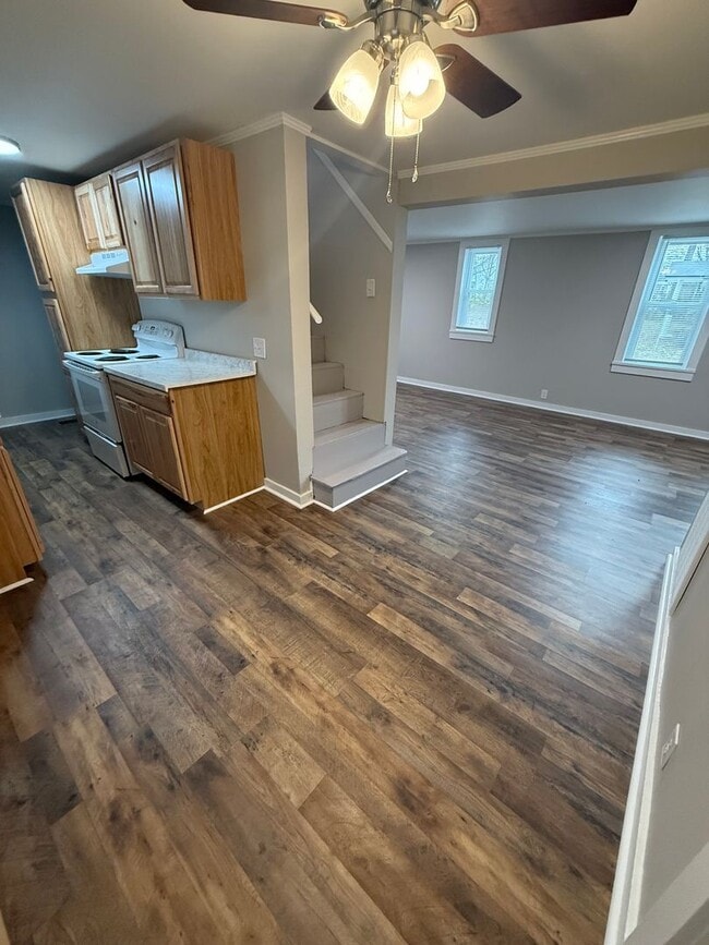 Building Photo - 2 Bed 1 Bath House