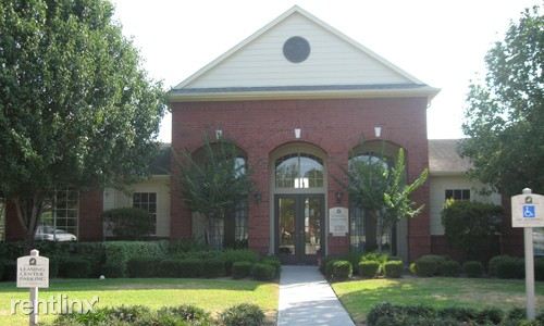 Building Photo - 500 Airtex Dr