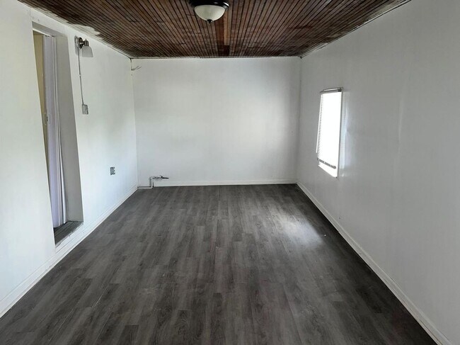 Foto del edificio - 15863 Kentucky St