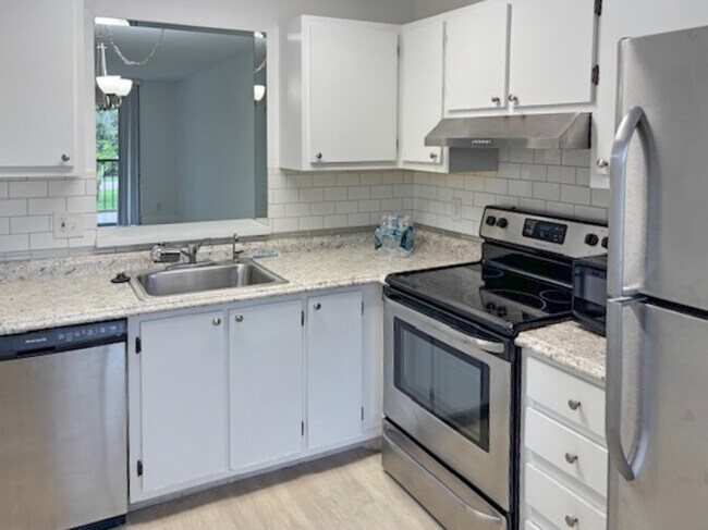 Foto del edificio - 6935 Huntington Ln