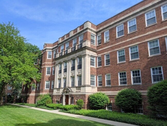 Building Photo - 1505 Oak Ave