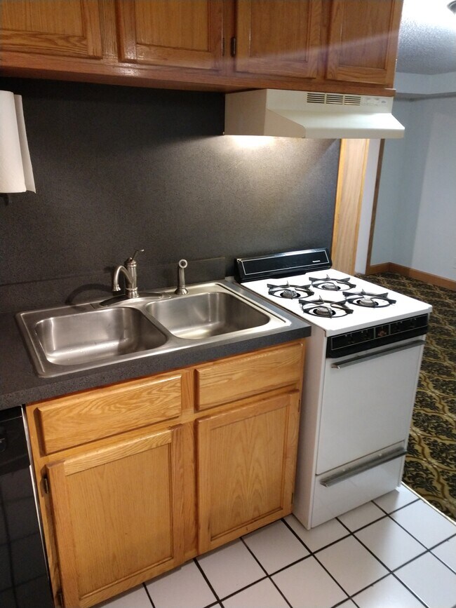 Kitchen - 5200 France Ave N