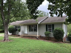 Building Photo - 314 Castlewood Dr