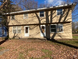 Building Photo - 901-903 Adler Rd