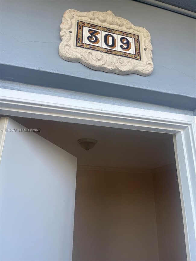 Foto del edificio - 110 SE 2nd St