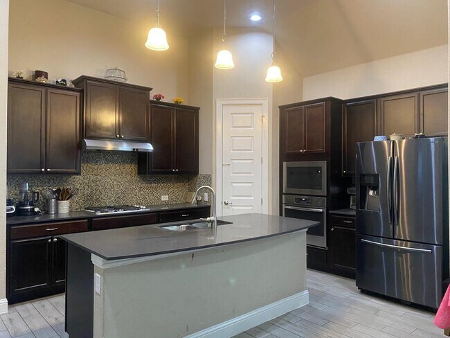Building Photo - 2229 Valley Oaks Cv