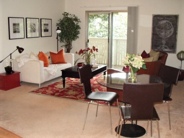 Primary Photo - 405 Piccadilly Pl