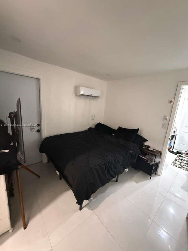 Foto del edificio - 511 NW 133rd St