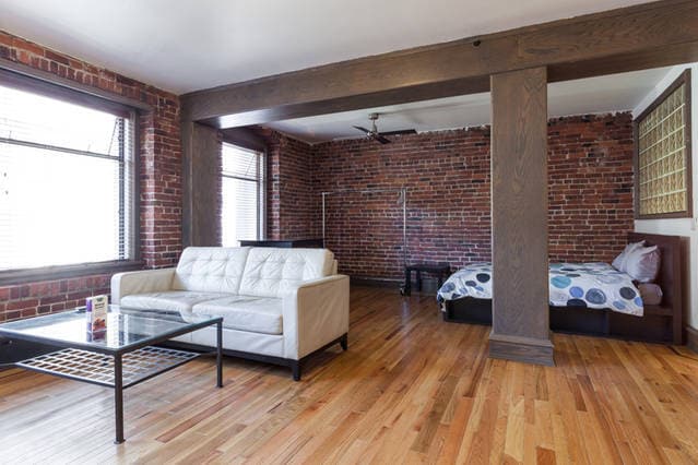 Building Photo - 777 Burrard St