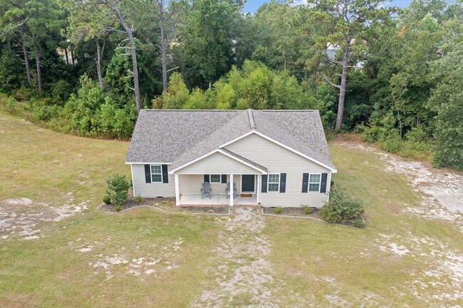 Front - 112 Savannah Ln