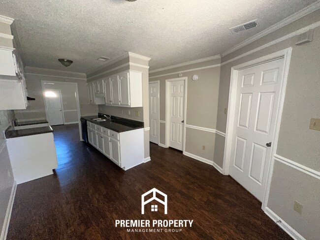 Building Photo - 5827 Grassy Valley Dr