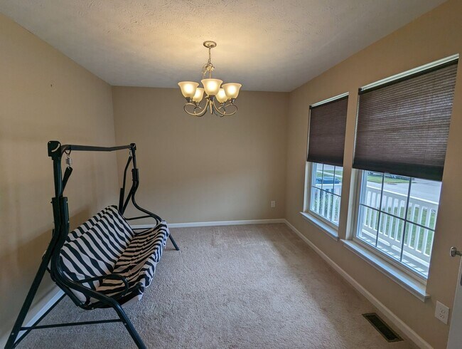 Foto del edificio - Beautiful 4 Bedroom Home in Amherst Schools.