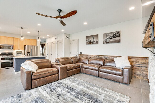 Foto del edificio - 13716 W Cypress St