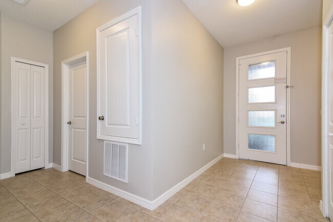 Foto del edificio - 1309 Canyon Oaks Dr