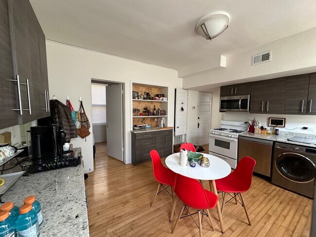 Building Photo - 3735 W Diversey Pkwy