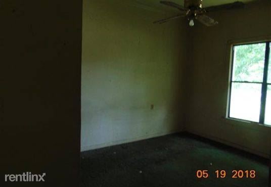 Building Photo - 3 br, 1 bath House - 520 Argyle St