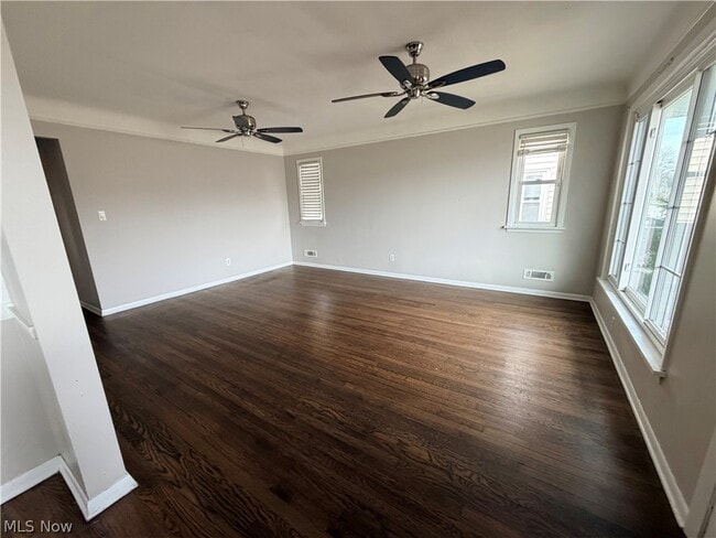 Building Photo - 3023 Torrington Ave