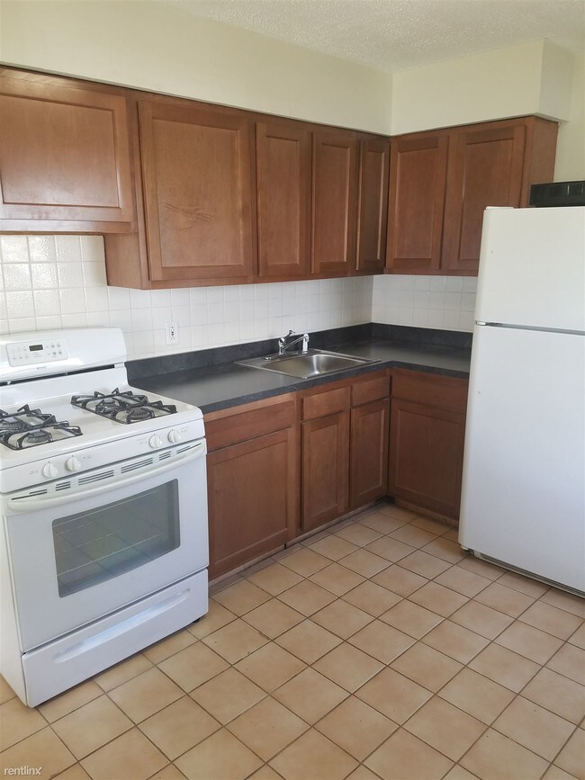 Building Photo - 3 br, 1 bath House - 3535 Windsor Drive