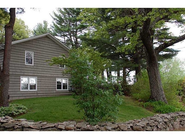 Foto del edificio - 121 E Harkness Rd