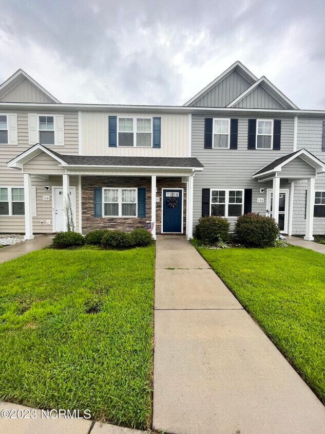 108 Justice Farm Dr, Sneads Ferry, NC 28460 Townhouse for Rent in