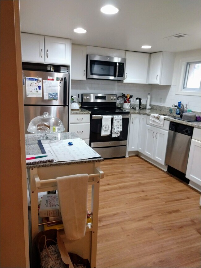 Building Photo - 2509 10th St NE