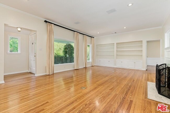 Building Photo - 1318 San Ysidro Dr