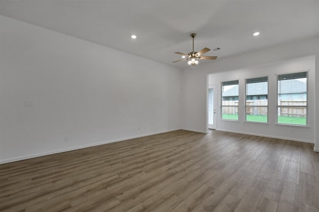 Building Photo - 17841 McClary Cardinal Dr