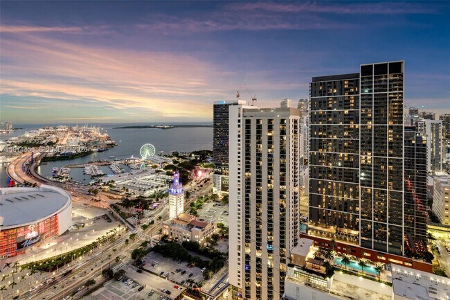 Foto del edificio - 851 NE 1st Ave