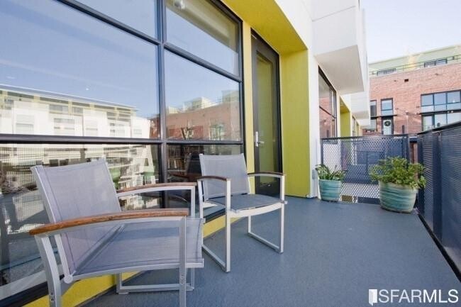 Building Photo - 875 Indiana St