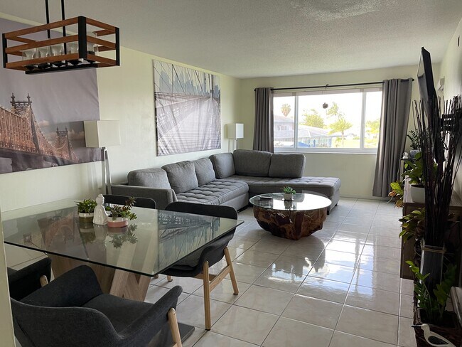 Foto del edificio - 2223 Park Ln