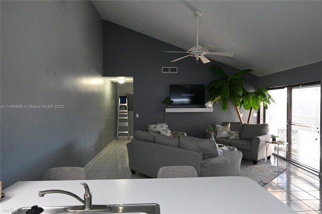 Building Photo - 3 br, 2 bath House - 1804 Timberlane Cir #...