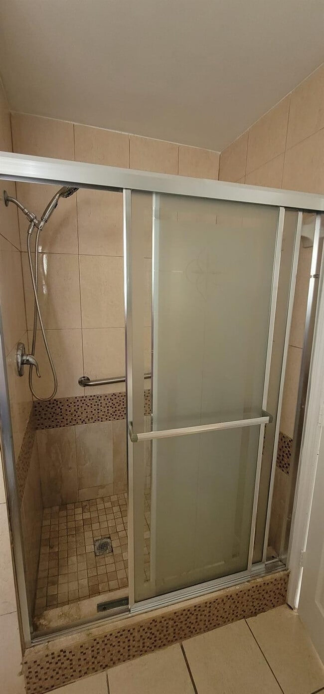 Building Photo - 4460 NW 4th St