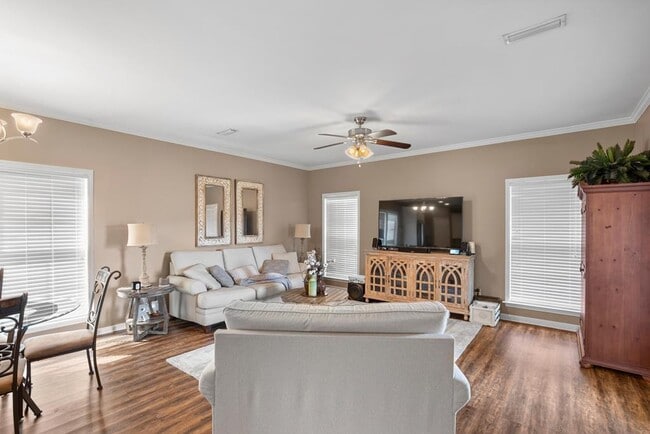 Foto del edificio - 220 Maplecliff Dr