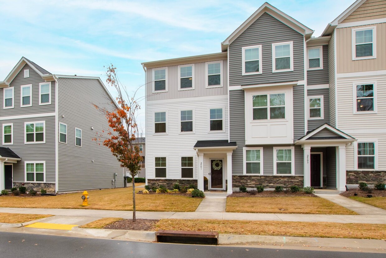 Primary Photo - 3 Bedroom Townhome in Magnolia Trace!