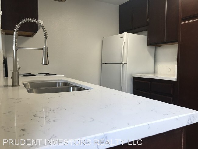 Building Photo - 1250 Persimmon Ave