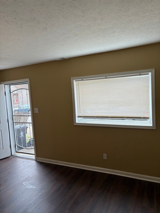 Foto del edificio - 855 Humler St