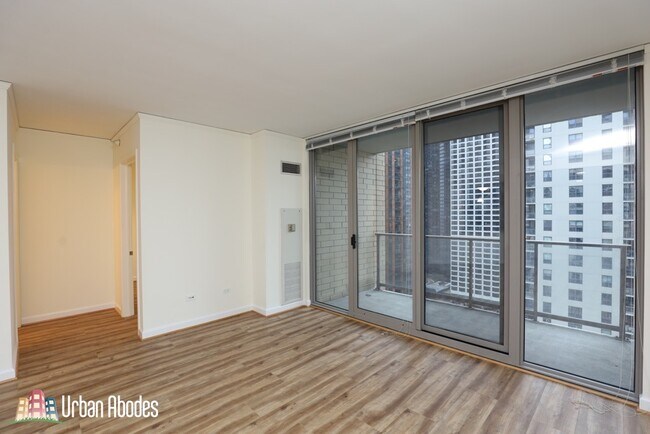 Foto del edificio - 420 E Waterside Dr