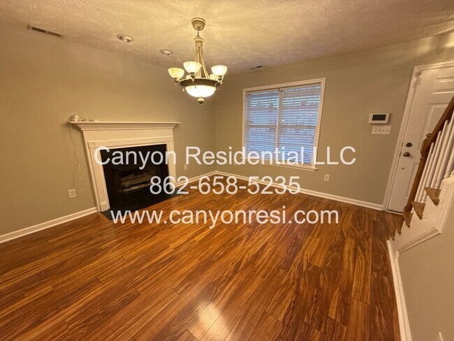 Foto del edificio - Beautiful home with 3 bedrooms!