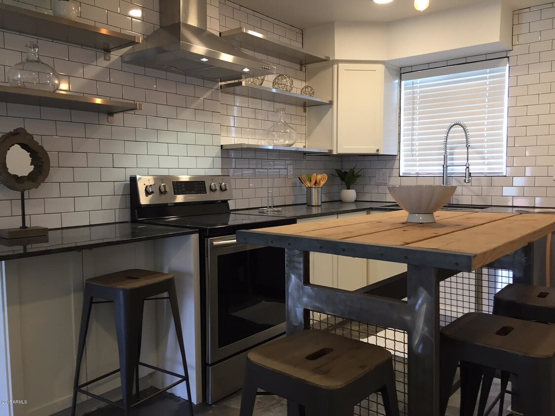 3601 N 15th Ave Unit 4, Phoenix, AZ 85013 Apartment for Rent in