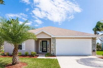 Building Photo - 2077 Willesdon Dr W