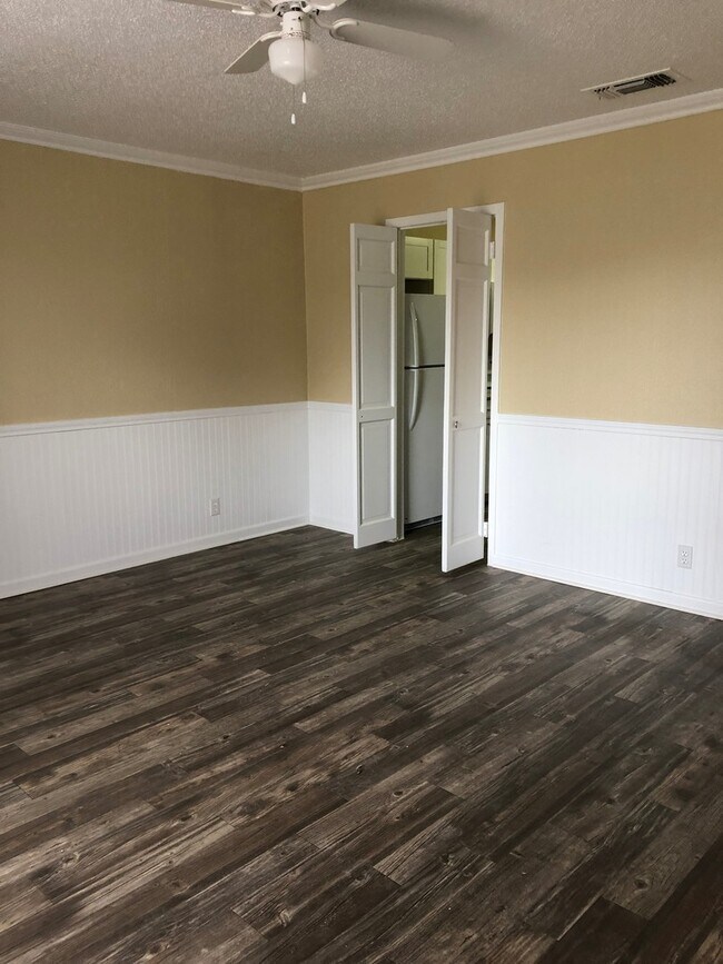 Building Photo - Perry Properties Duplex