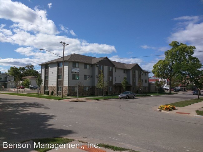 Building Photo - 509 12th St N