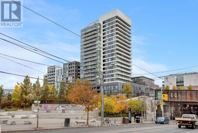 Building Photo - 20 Minowan Miikan Ln