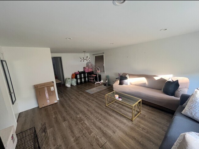 Foto del edificio - 5737 N Elston Ave