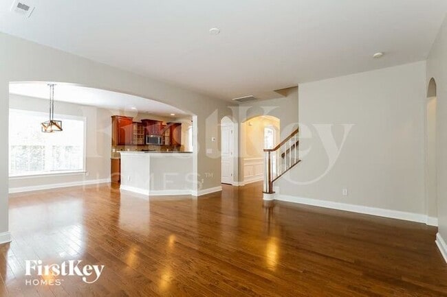 Building Photo - 3040 Scottcrest Way